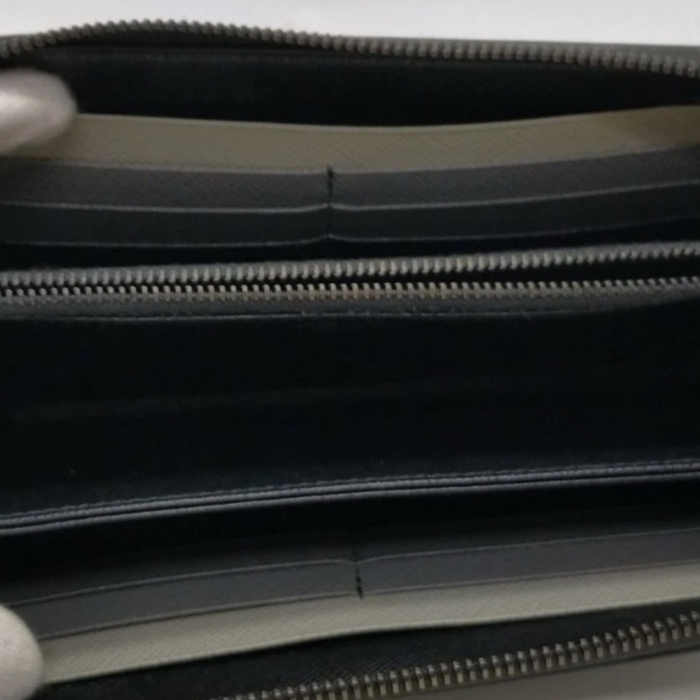 Prada Long Wallet Black Leather With Gray and White bi color inside authentic - Picture 11 of 11